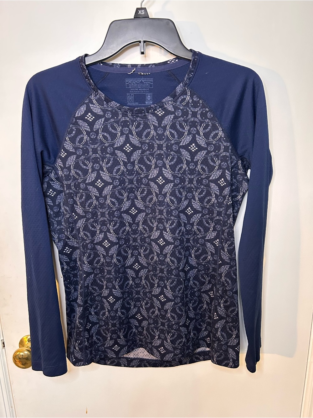 PATAGONIA BLUE CAPILENE MID WEIGHT CREWNECK BASE LAYER SHIRT SIZE MEDIUM